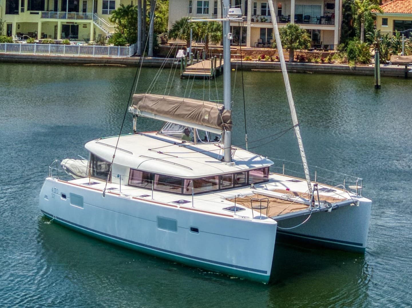 Laura S - Lagoon 400