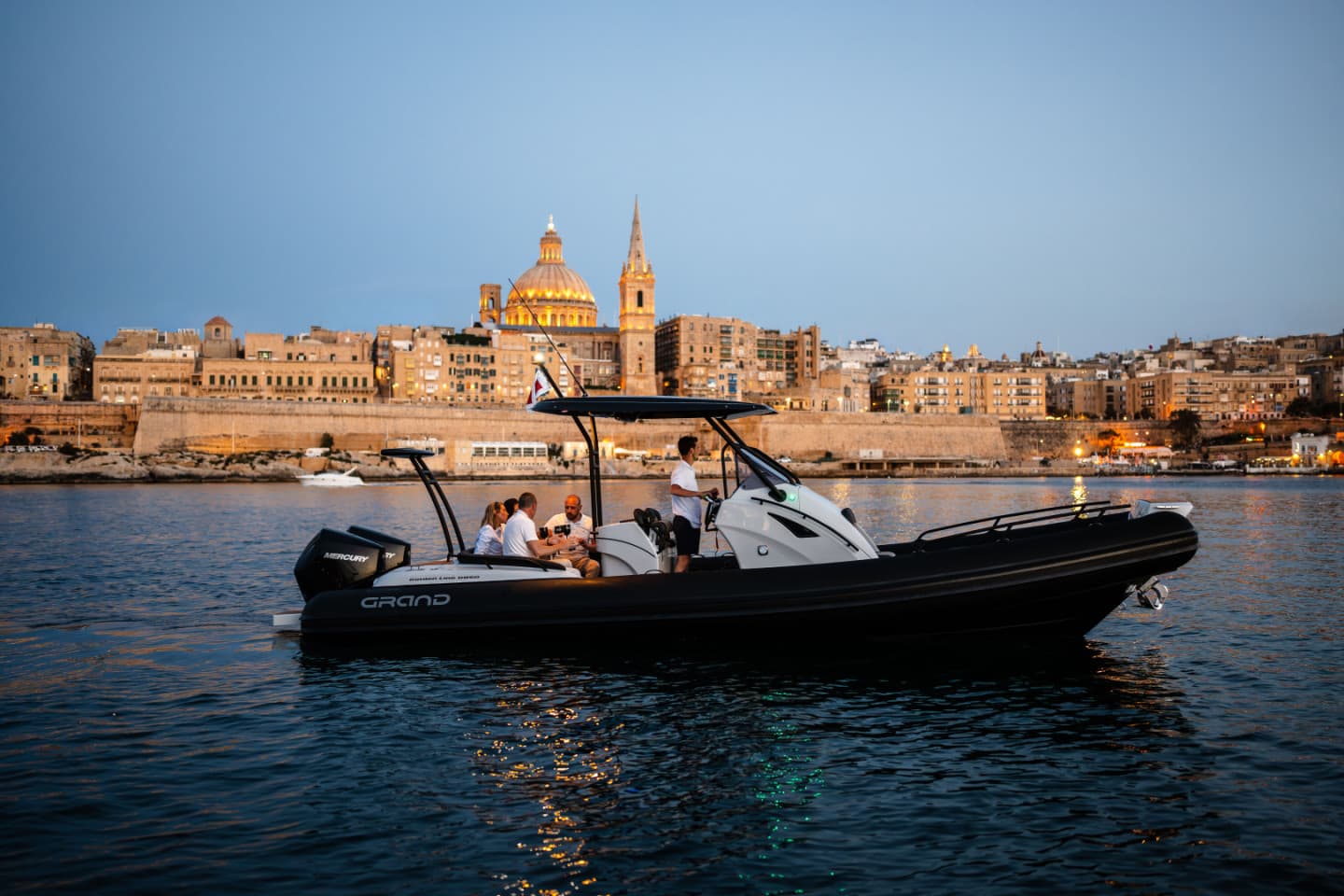 Grand 850 Rhib - Luxury Charter in Kalkara photo 2