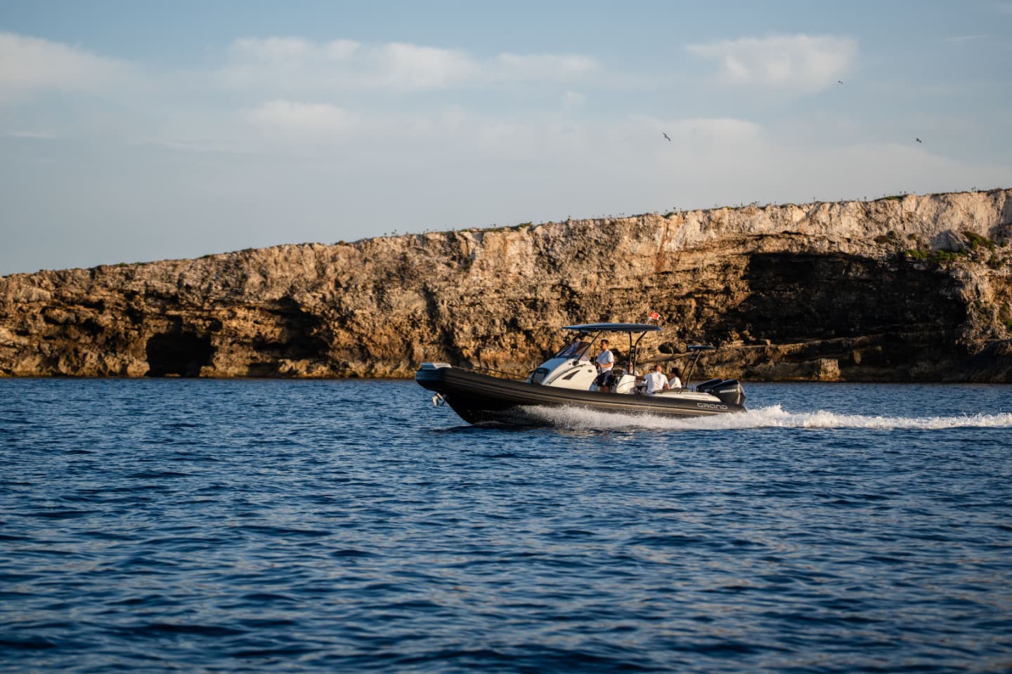 Grand 850 Rhib - Luxury Charter in Kalkara photo 11