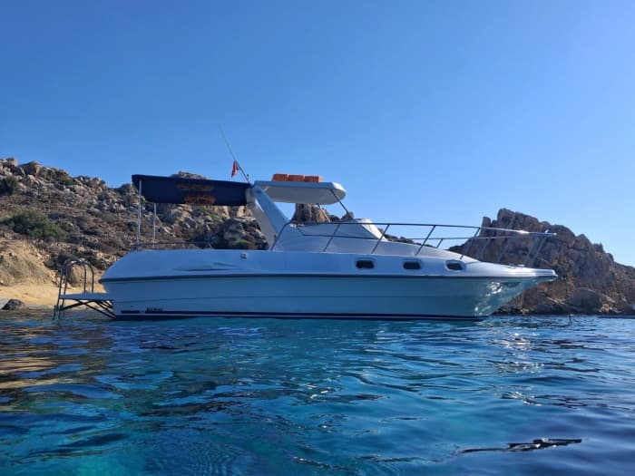 Discover Comino and Gozo and their crystal clear waters